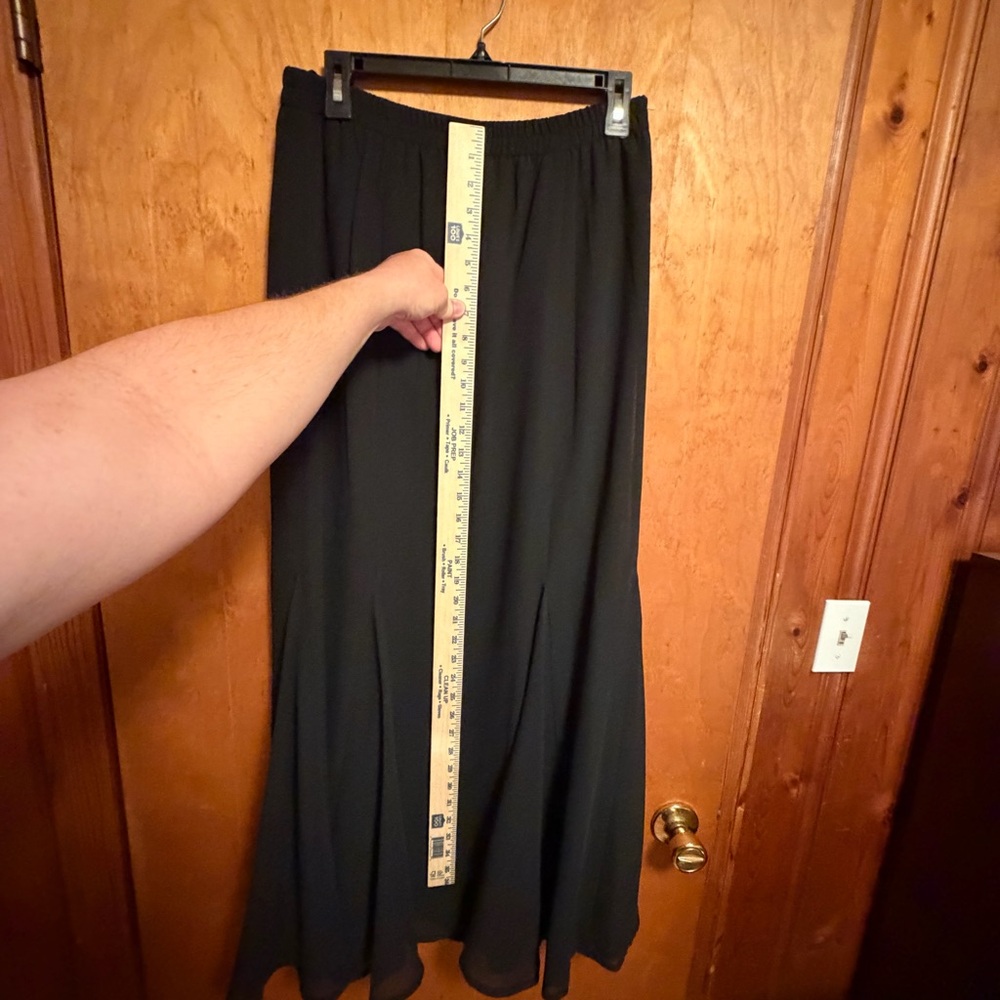 Flowing Black Maxi Skirt with Elastic Waist Vintage skirt - Picture 9 of 9
